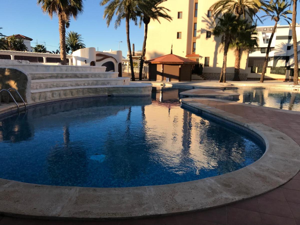 Estudio En Denia Con Piscina Y Wifi Privada, A 100 M Del Mar Bagian luar foto