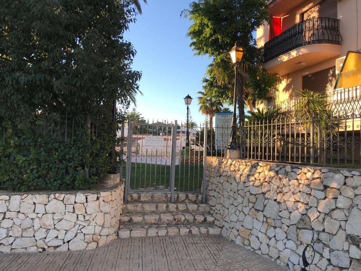 Estudio En Denia Con Piscina Y Wifi Privada, A 100 M Del Mar Bagian luar foto