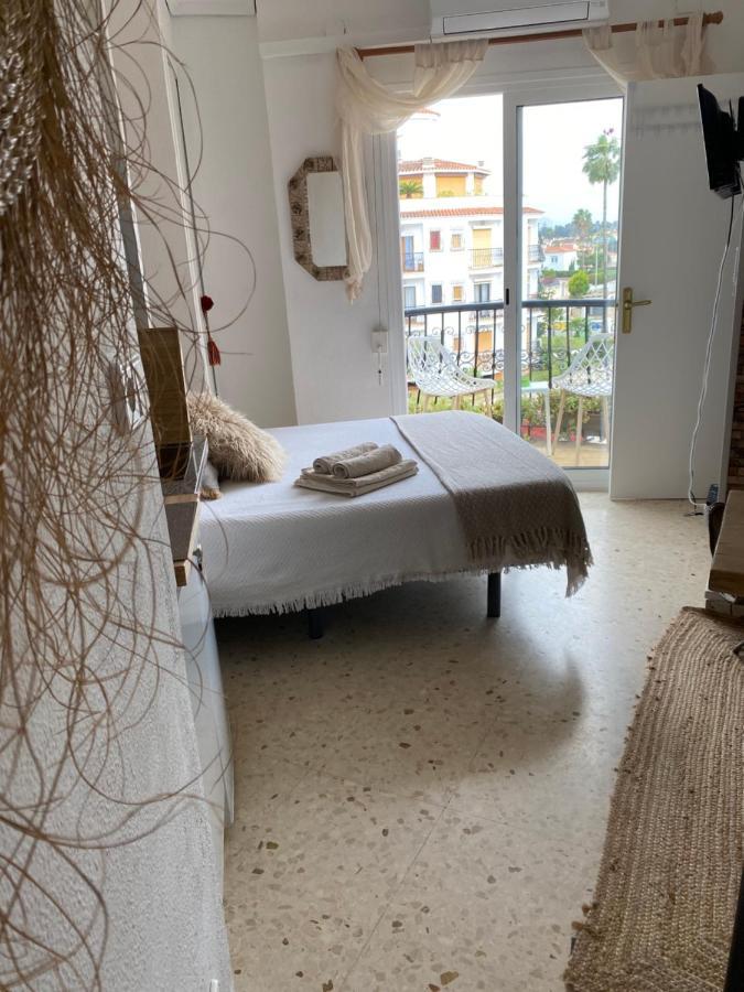 Estudio En Denia Con Piscina Y Wifi Privada, A 100 M Del Mar Bagian luar foto